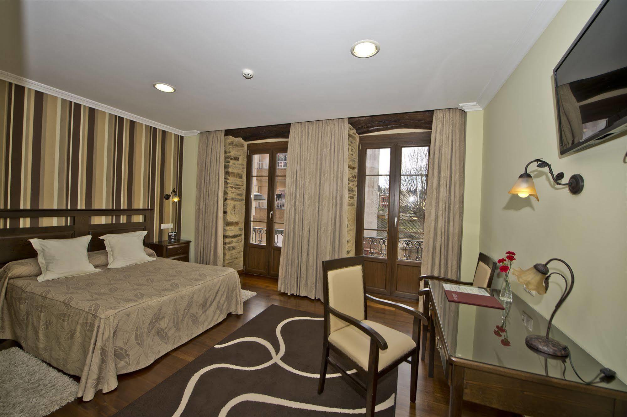 La Casona De Lazurtegui Hotel Ribadeo Luaran gambar